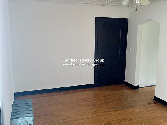 3rd image of 2561 W Montrose Ave APT 1E