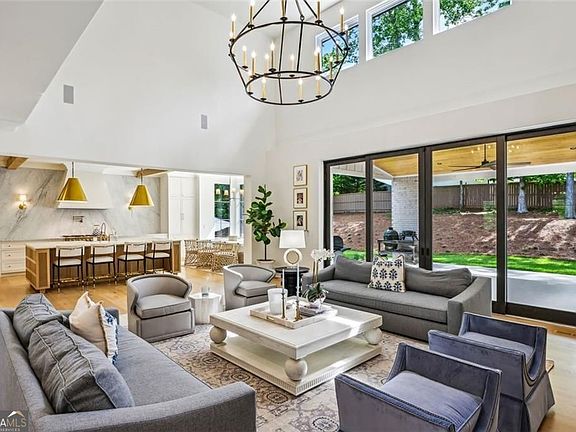 4th image of 3379 Rennes Dr NE