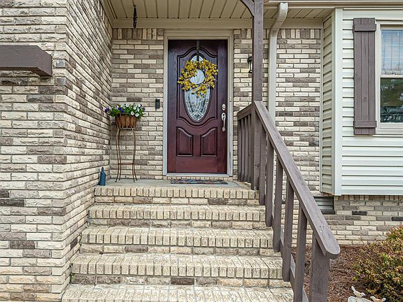 3rd image of 1458 Lantana Dr