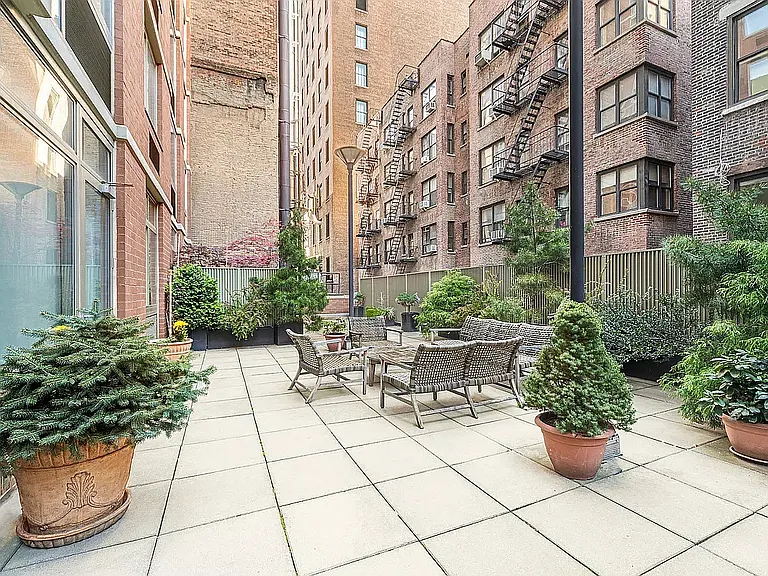 121 E 23rd St #3F — Photo 6