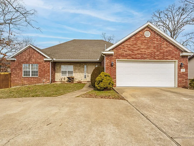 4303 W Olive St — Photo 1