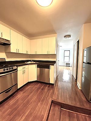 5th image of 226 E 89th St APT 10