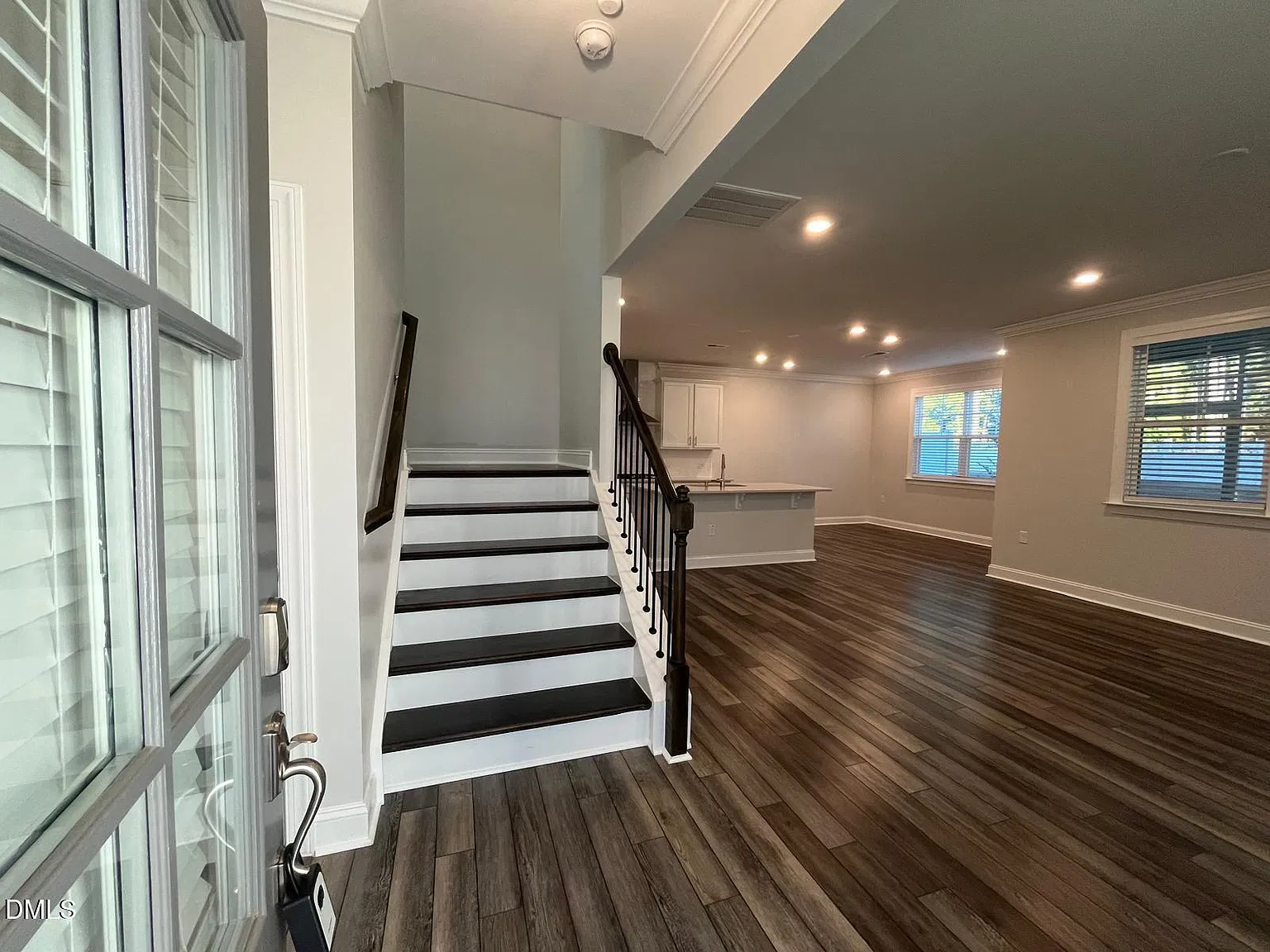 4 bed, 3.0 bath, 2354 sqft, $2,695 — Photo 4