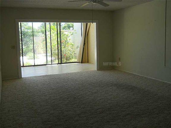 4th image of 528 Lakeside Dr