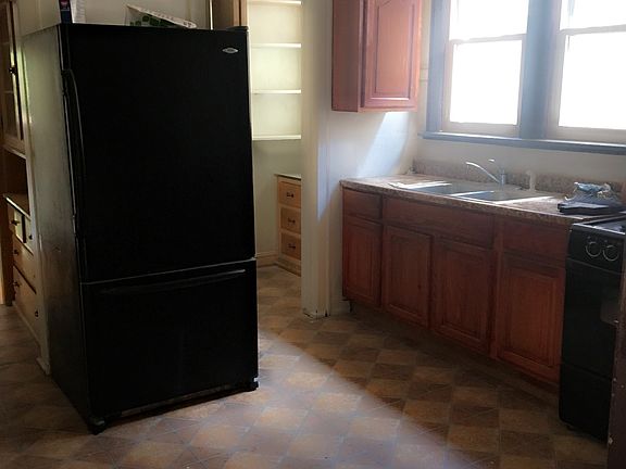 3rd image of 8034 S Saint Lawrence Ave #2