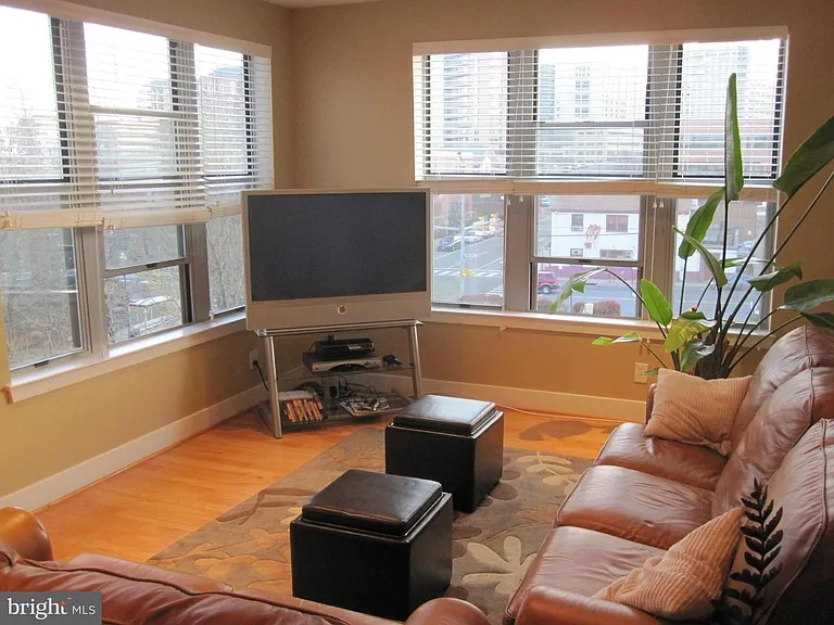 1800 Wilson Blvd #324 — Photo 10