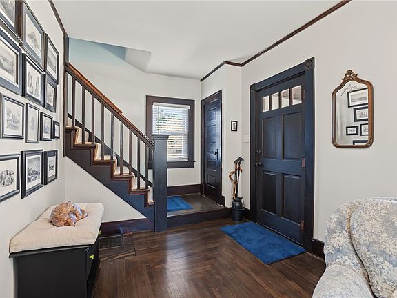 4th image of 820 Washington St