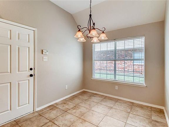 4th image of 12621 Greenhaven Dr