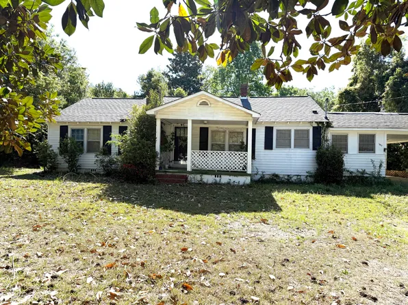 1522 E Lee St, Camden, SC 29020