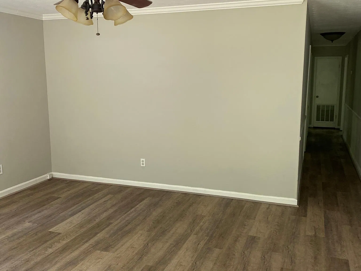 3 bed, 1.5 bath, 1620 sqft, $1,900 — Photo 4