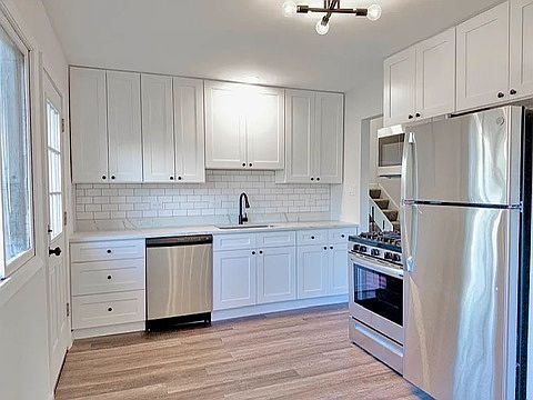 3rd image of 3303 Charlemagne Ave