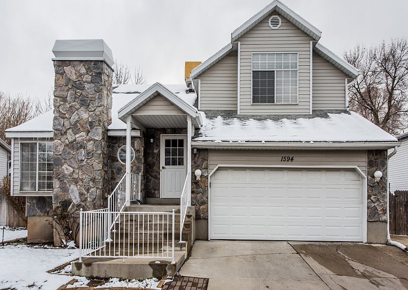 1st image of 1594 E Amblewood Ln
