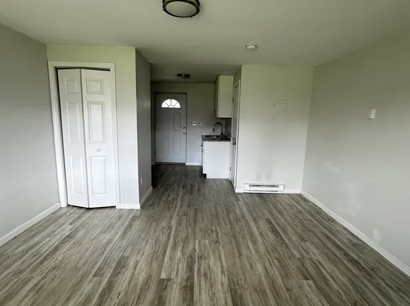 127 Cosey Beach Ave #1B, East Haven, CT 06512