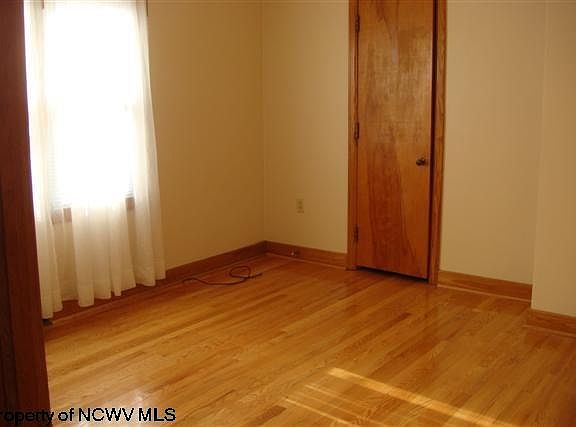 5th image of 201 Locust Twin Oaks St