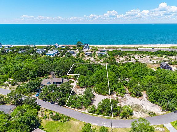2nd image of 420 Lake Dr