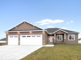 3618 Crimson Loop S, Fargo, ND 58104