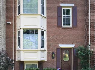 7006 Braddock Mews Pl, Springfield, VA 22151