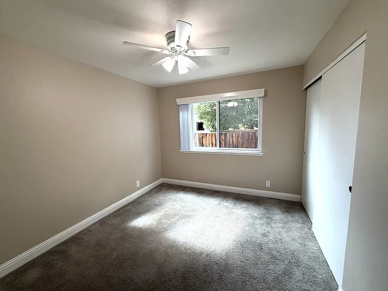 7387 Hillsdale Dr — Photo 10