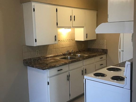 3rd image of 112 Pebble Creek Dr #1127