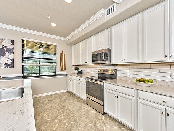 5th image of 17321 Cherrywood Ct Unit 8204