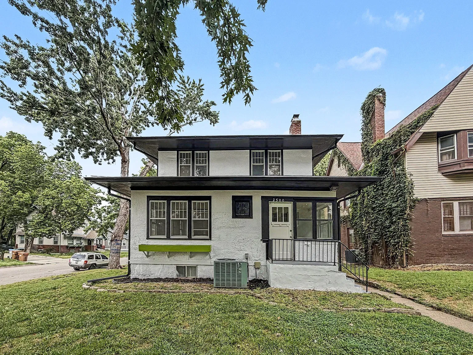 2500 B St — Photo 1