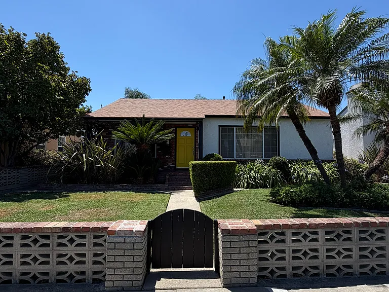 5425 Clark Ave — Photo 1
