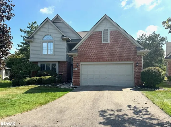 30691 Tanglewood Trl, Farmington, MI 48331