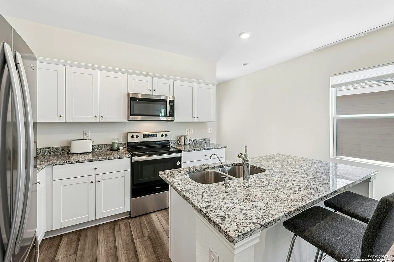 3 bed, 1401 sqft, $1,495 — Photo 4