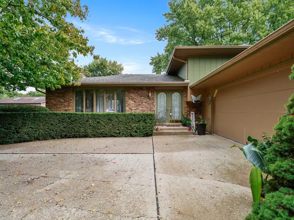 279 W Robbie Ln, Valparaiso, IN 46385