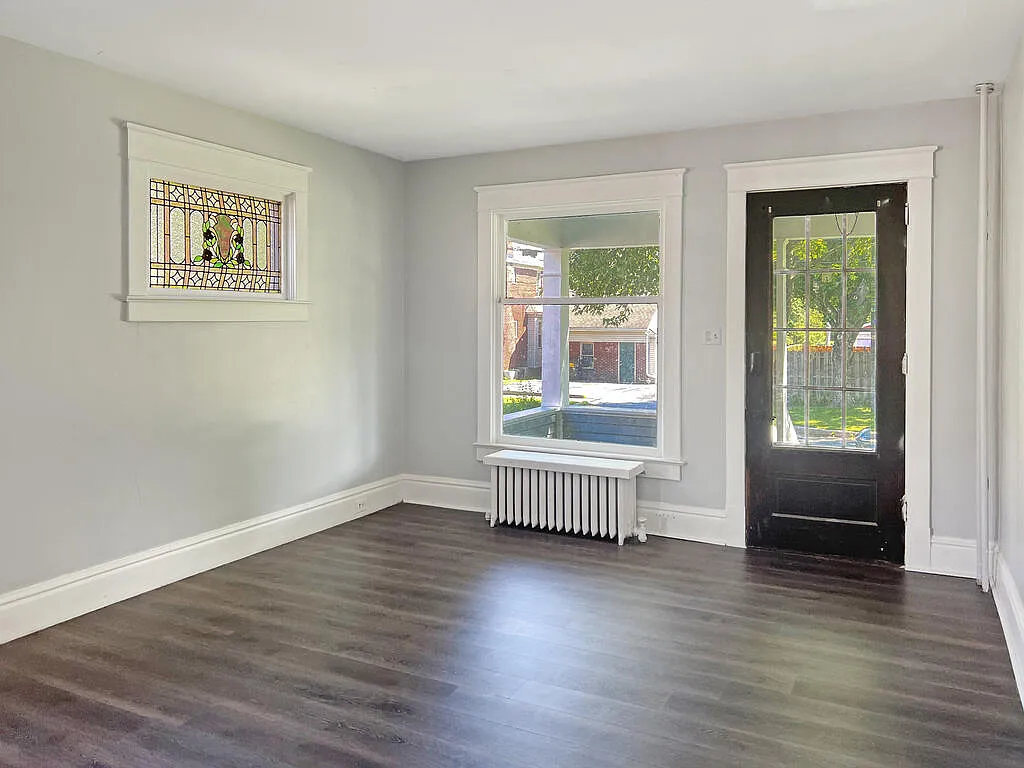 3 bed, 1.5 bath, 1688 sqft, $1,800 — Photo 4