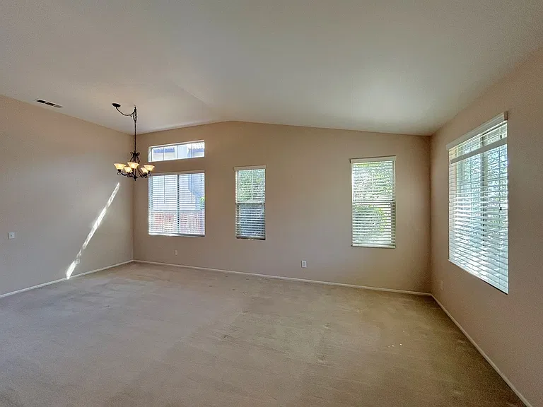 11811 Fairway Dr — Photo 4