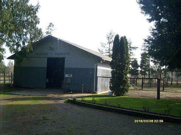 The 6 stall barn with two tack rooms