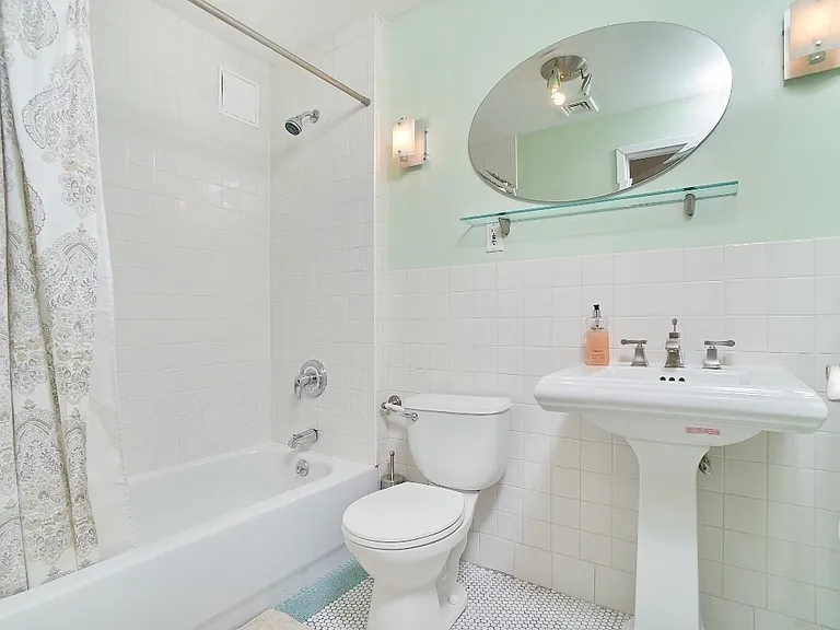 120 Nassau St #3 — Photo 7