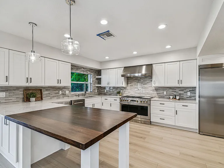 24 Adalia Ave — Photo 28