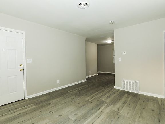 2nd image of 2825 Belvedere Ln APT 9