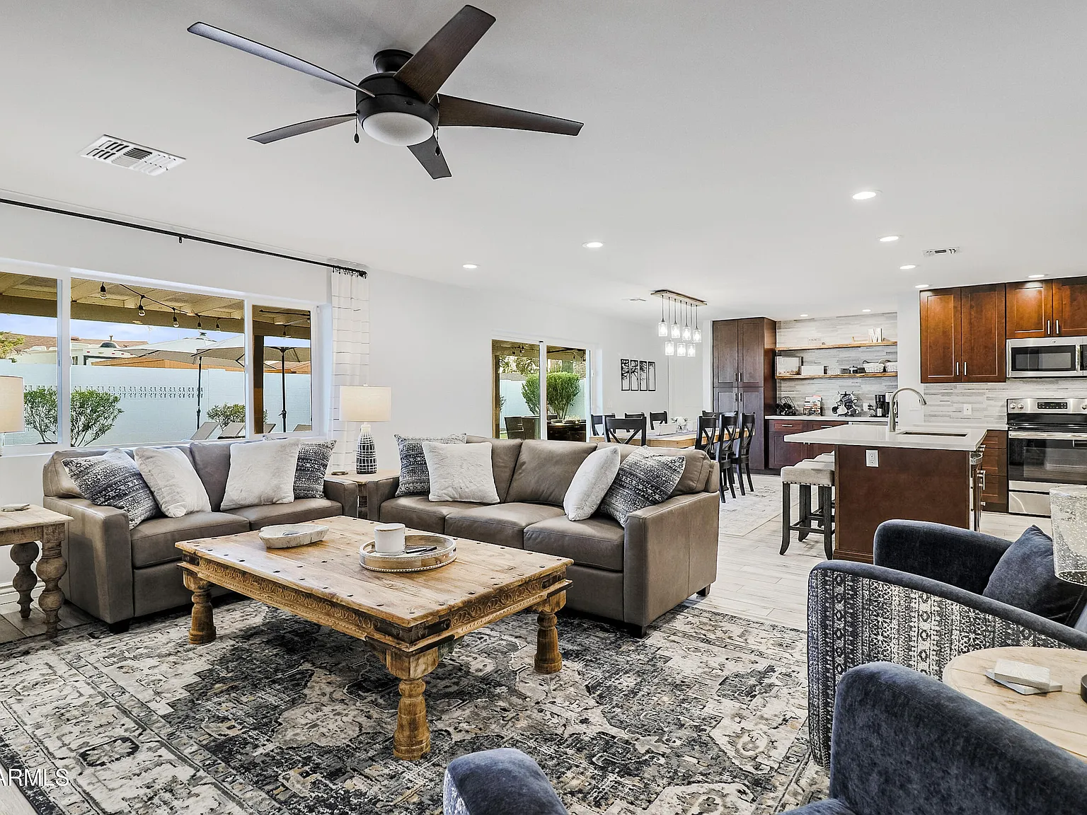 5 bed, 3.0 bath, 2050 sqft, $4,500 — Photo 4