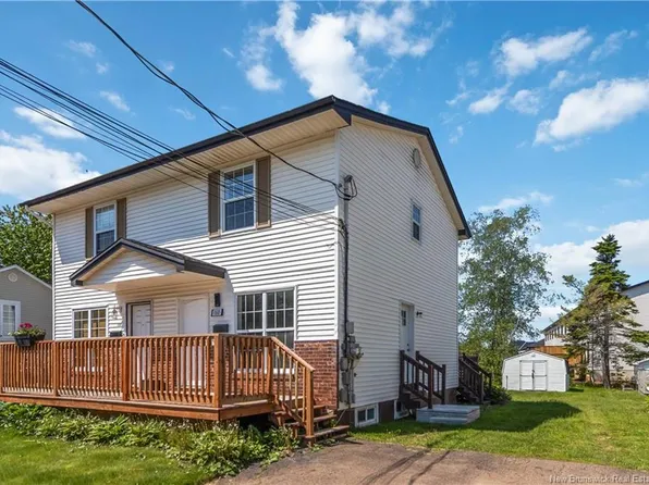 160 Thomas St, Dieppe, NB E1A 6B9