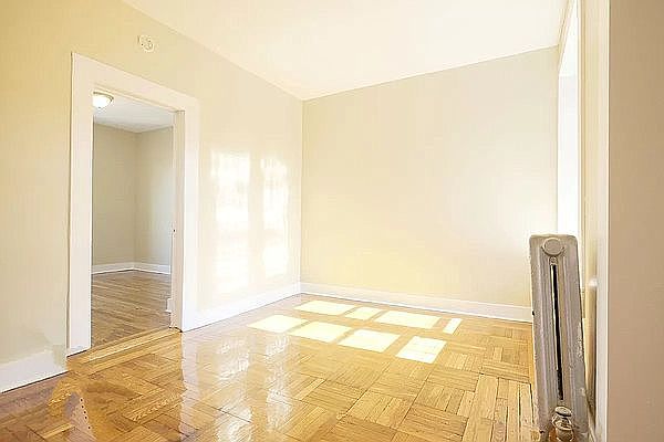 1st image of 590 Parkside Ave #3