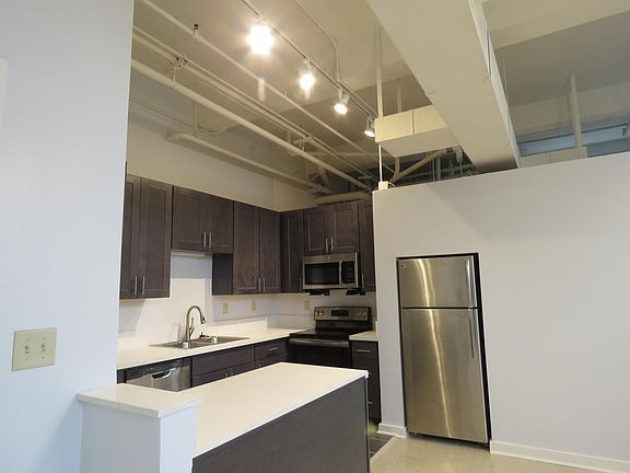 2nd image of 1401 Scott St APT 107
