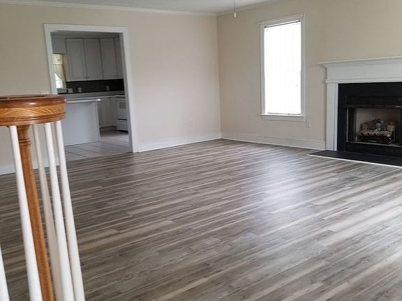 2nd image of 3032B Edward Ct