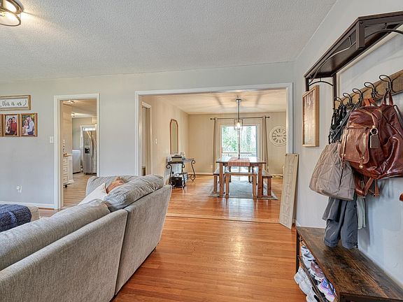 3rd image of 335 Foxhall Rd