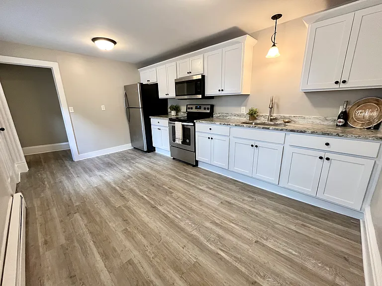 7-9 Pleasant St #7D — Photo 3