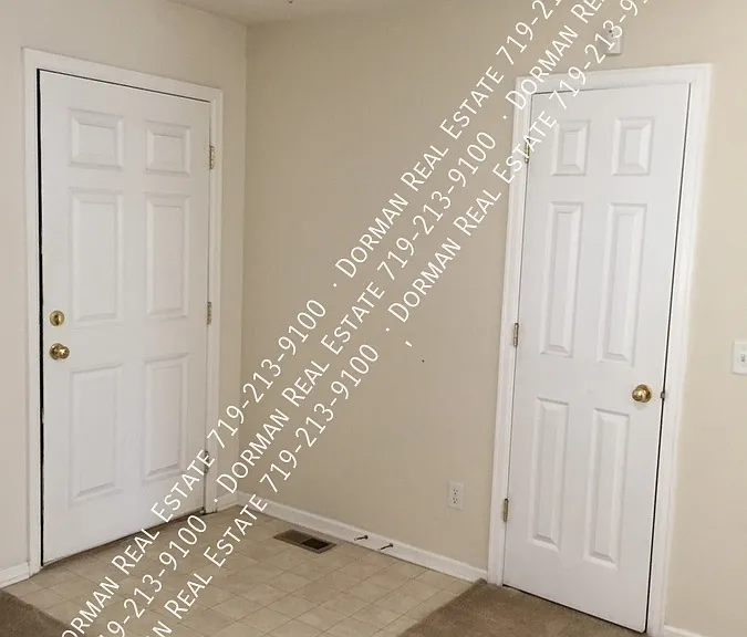 4211 Pioneer Creek Dr — Photo 2