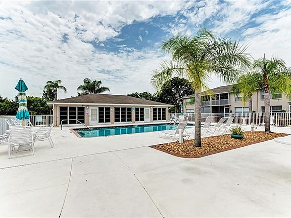 5th image of 11644 SW Egret Cir APT 1405
