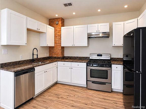 2nd image of 746 Clairmount St