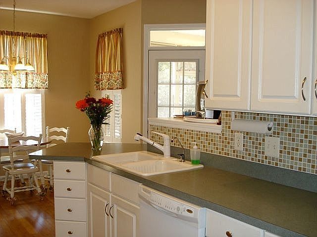 Gorgeous glass tile backsplash
