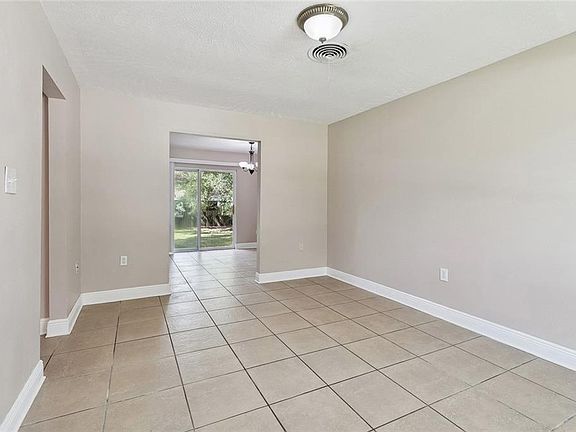 4th image of 3775 Brookwood Dr
