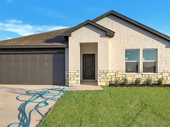 8522 E Fort Worth St, Broken Arrow, OK 74014