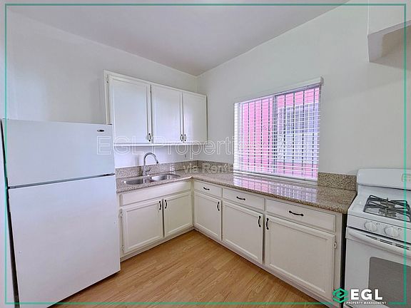 5th image of 144 N New Hampshire Ave APT 4