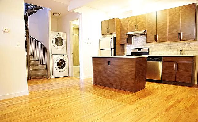 1st image of 502 Leonard St APT 4R